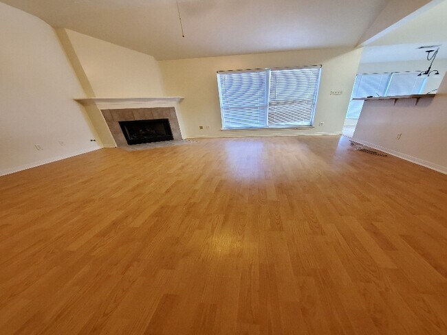 Building Photo - 1008 Shadowood Dr