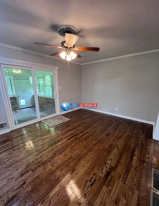 Building Photo - Renovated brick front ranch in Snellville