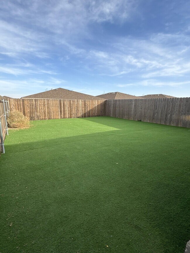 Building Photo - 2010 Bryan Ave