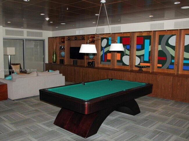 Building Photo - 2641 N Flamingo Rd