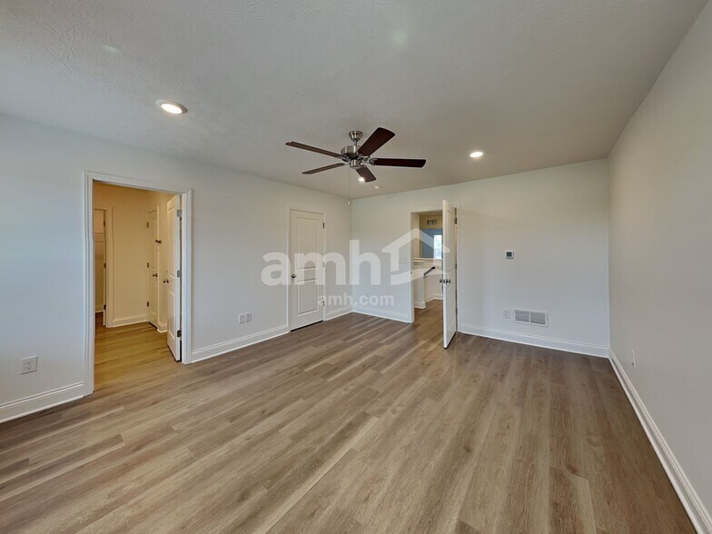 Building Photo - 9169 Henley Ave