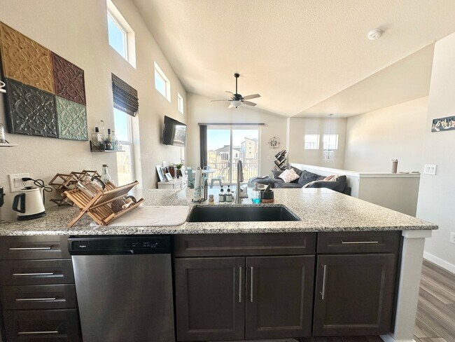 Building Photo - Like New 2 Bed, 2 Bath Single Family Home in 80922!!!!