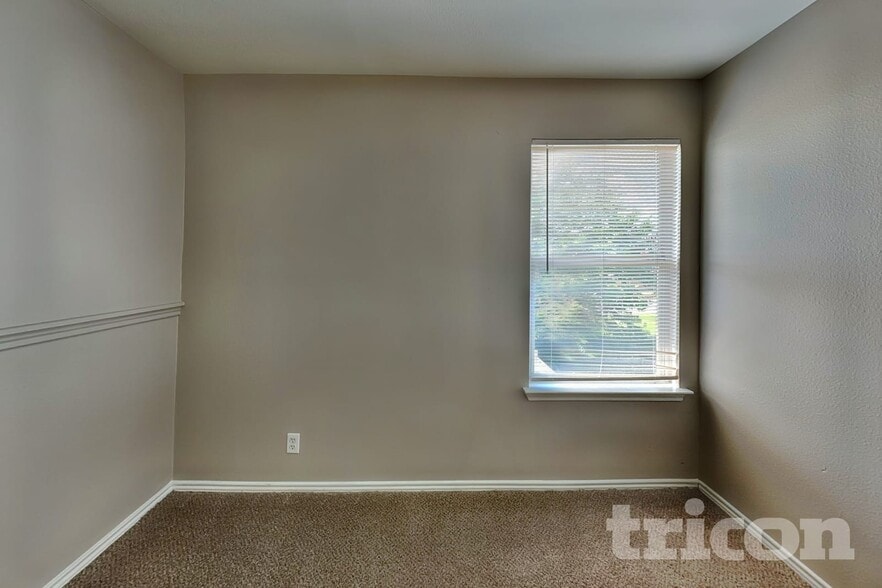 Building Photo - 6734 Sandy Point Dr