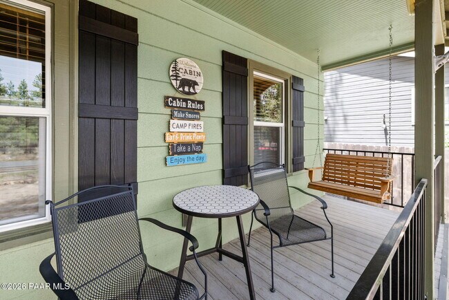 Building Photo - 805 Canyon Dr