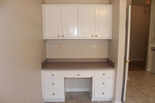 Building Photo - 1606 Trent St