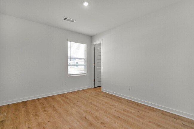 Building Photo - Brand-New 3 Bedroom Home in Prairie Grove! Move-in Ready!