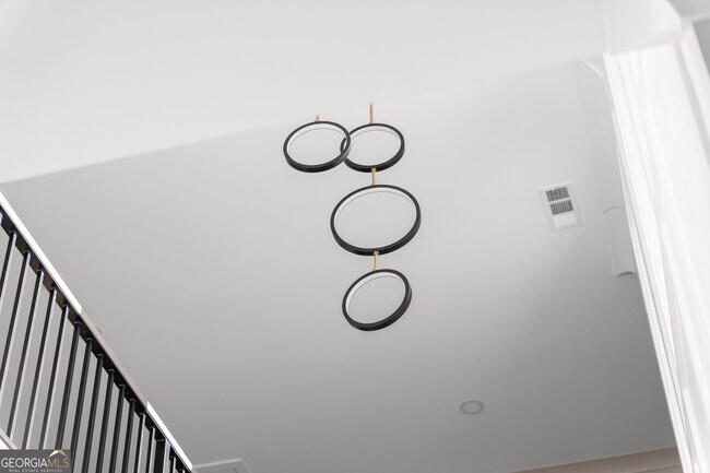 Building Photo - 407 Thunder Rd