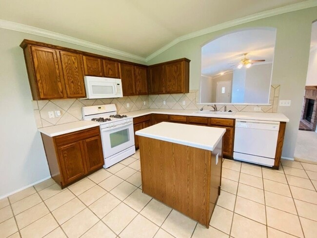 Building Photo - 207 Golden Gate Dr