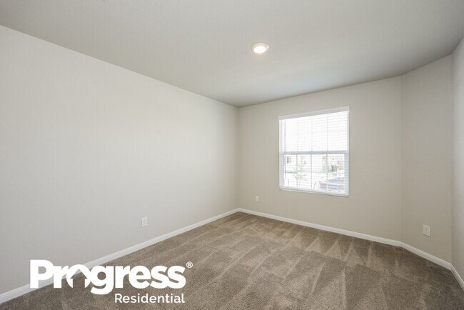 Building Photo - 4337 Southton Bed