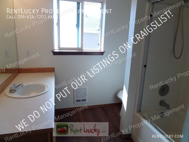 Building Photo - 1516 S Puget Dr