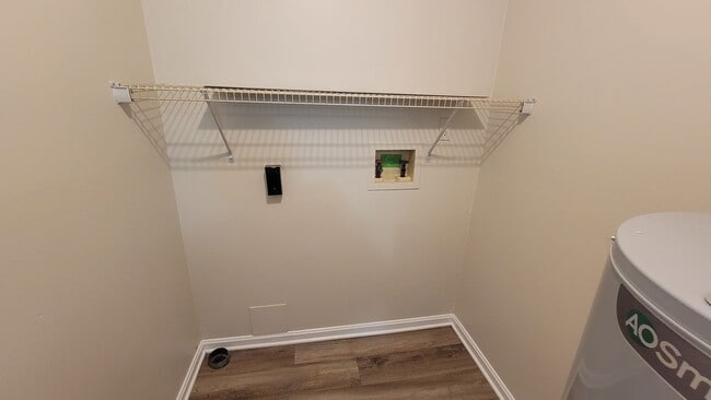 Building Photo - 6300 Jeffrey Dr