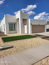 Building Photo - 13865 Lorenz Ave