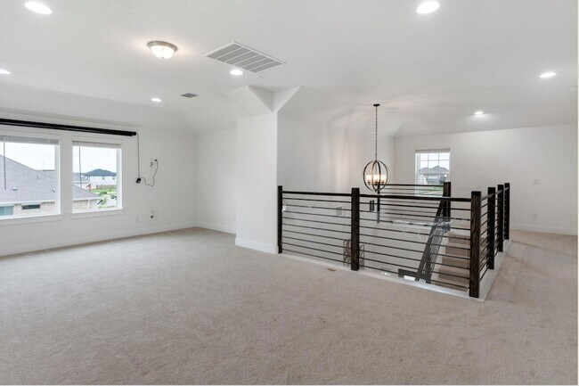 Building Photo - 300 Hollister Dr