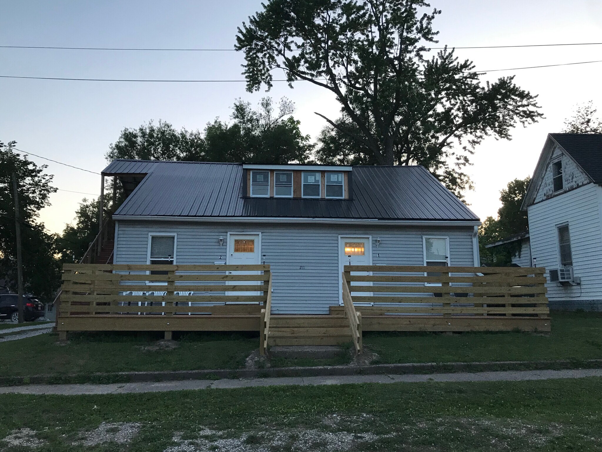 Front Exterior - 211 N Lincoln St