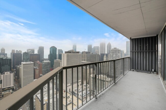 Building Photo - 10 E Ontario St