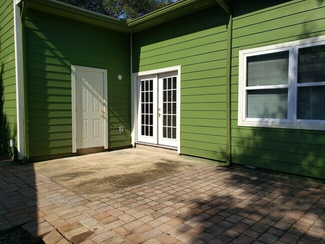 Building Photo - 62 4th Ave