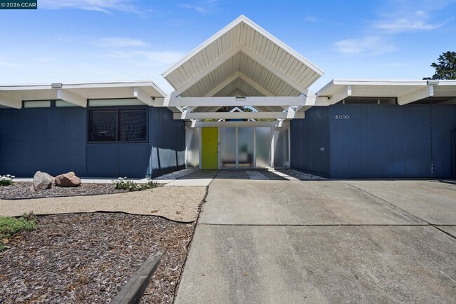 Building Photo - 8010 Shay Dr