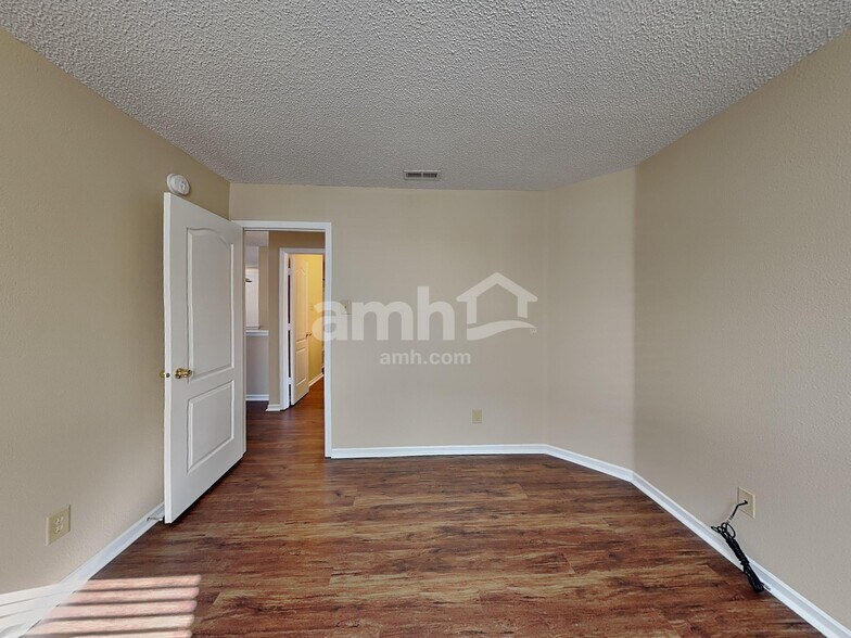 Building Photo - 12897 E 131st St