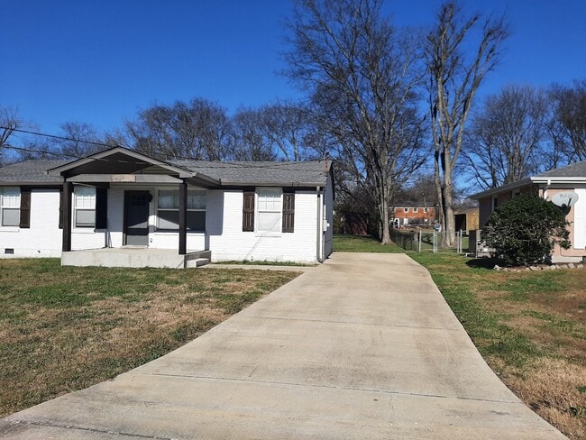 Building Photo - 234 Santa Monica Blvd