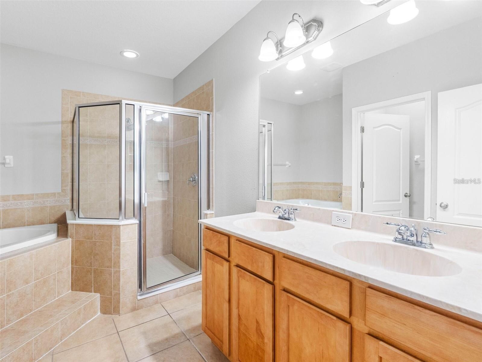 Building Photo - 12820 Belvedere Song Way