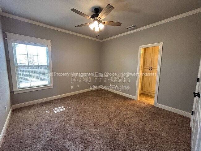 Building Photo - 1919 Sicily Ave