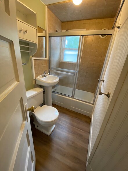 Building Photo - 1434 Ferry St SE