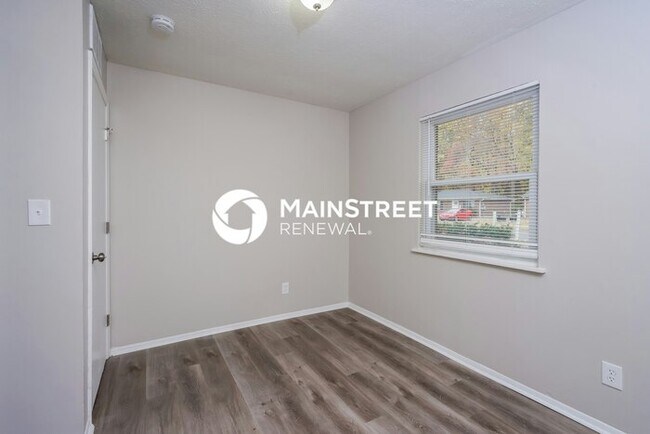 Building Photo - 3 Bedroom Pet-Friendly Home in LOUISVILLE,...