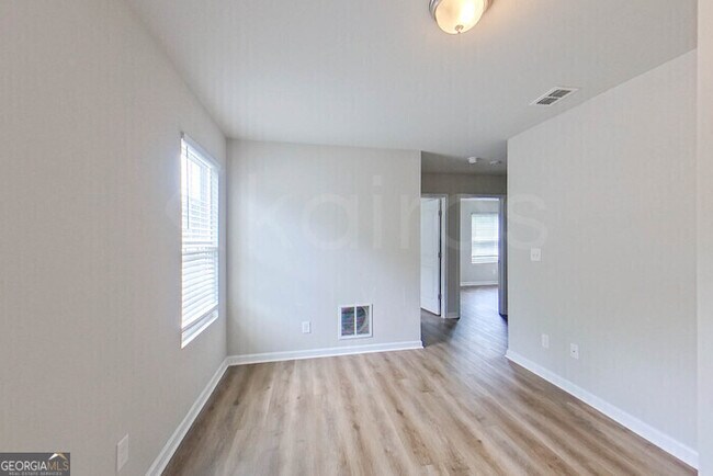 Building Photo - 216 York Ln