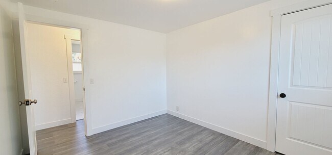 Building Photo - 13240 22nd Ave S