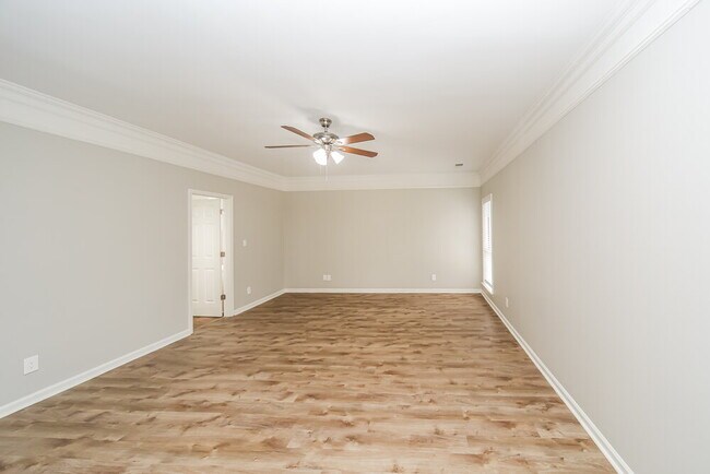 Building Photo - 6423 Cheyenne Dr