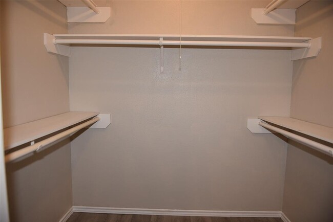 Building Photo - 2811 Grants River Cir