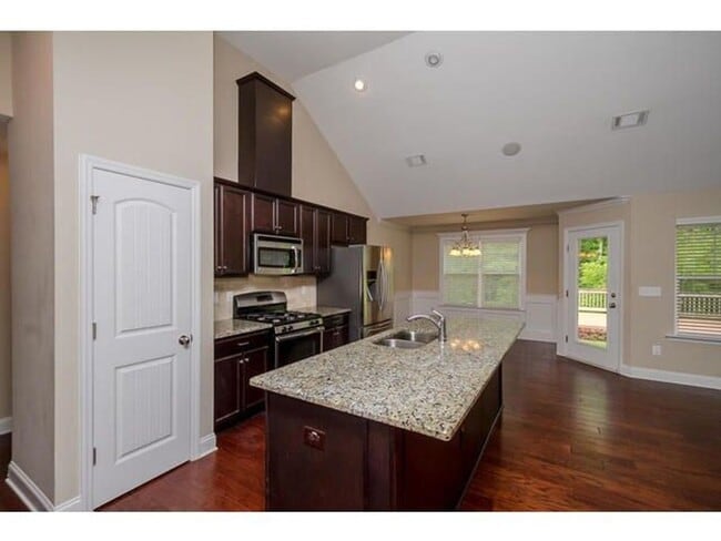 Building Photo - 1558 Driftwood Ln