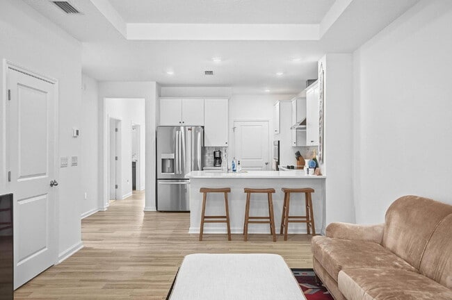 Building Photo - NEW TOWNHOME