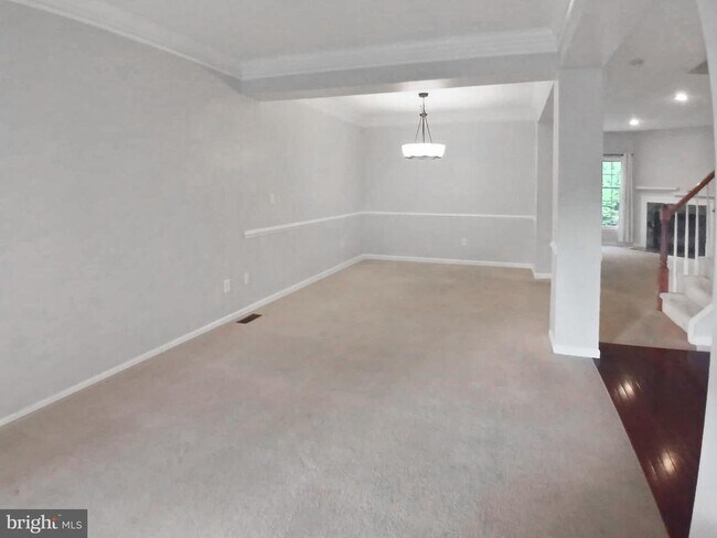 Building Photo - 9 Wedgewood Ct