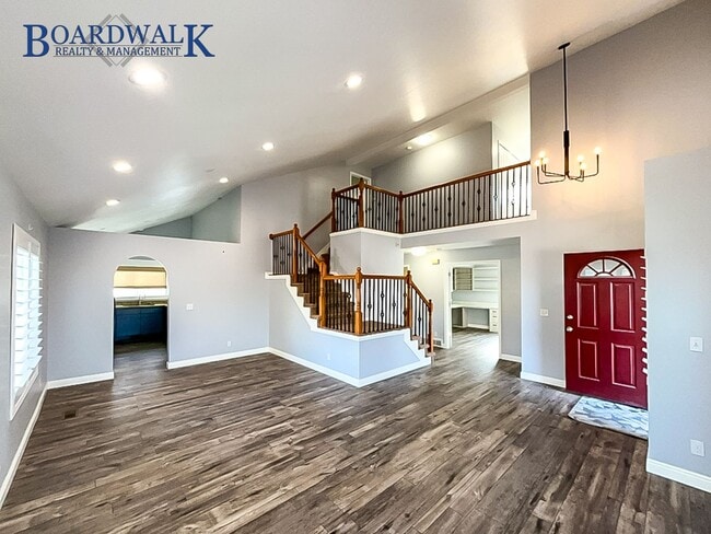 Building Photo - Beautiful Home with Mountain Views & Prime Location in Sandy