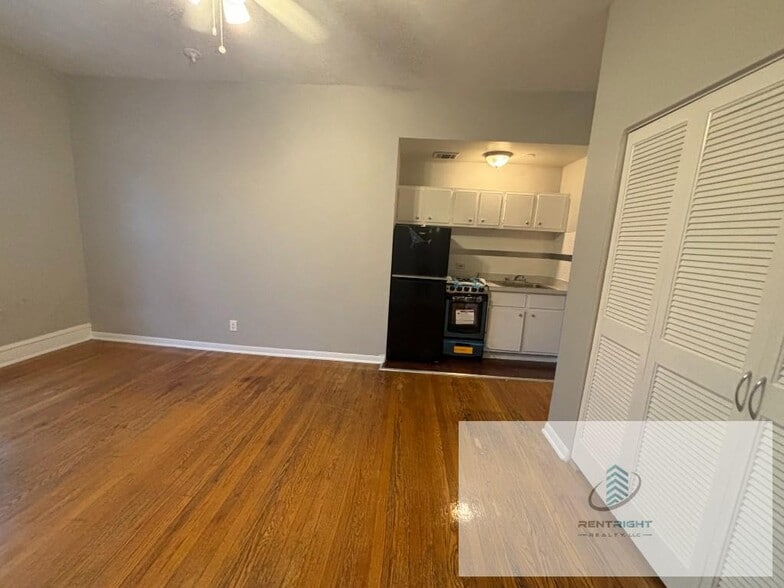 Building Photo - 755 W Buena Ave