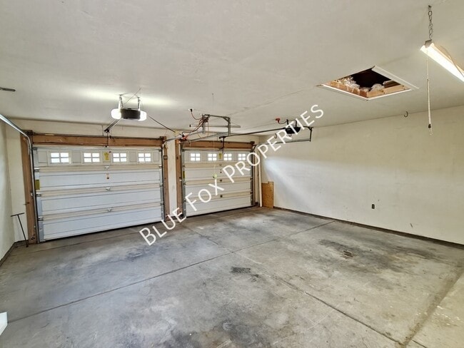Building Photo - 5440 W Placita De La Promesa