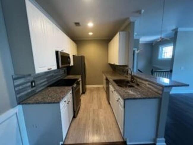 Building Photo - 1411 Belcourt Ln