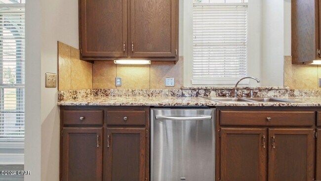 Building Photo - 104 Colony Harbour Rd