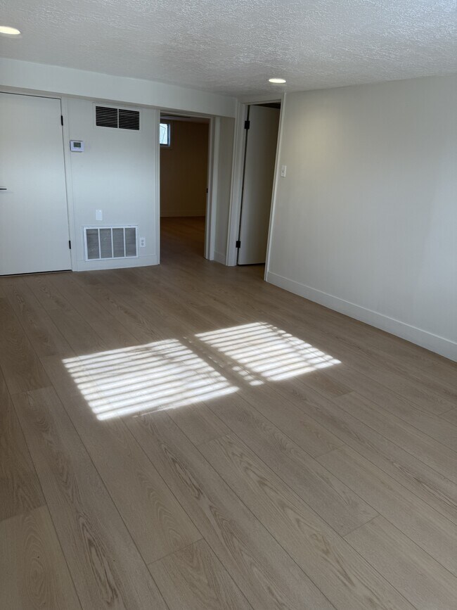 Building Photo - 1819 Parleys Canyon Blvd