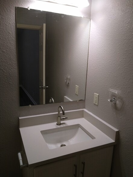 Master Bathroom - 6306 Green Top Dr