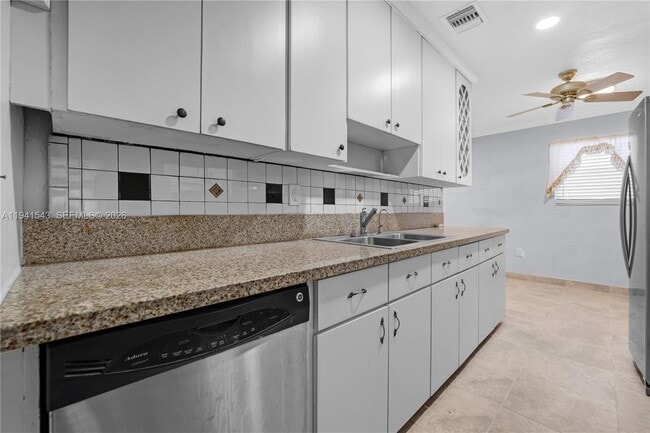 Building Photo - 801 N 70th Ave