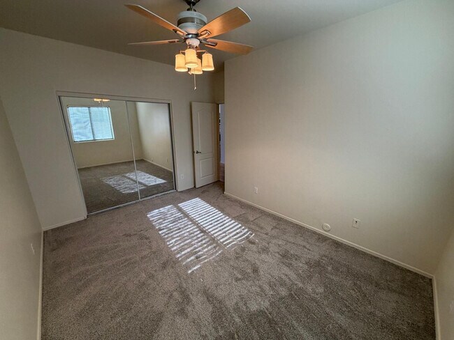 Building Photo - 5233 E Carmel Ave