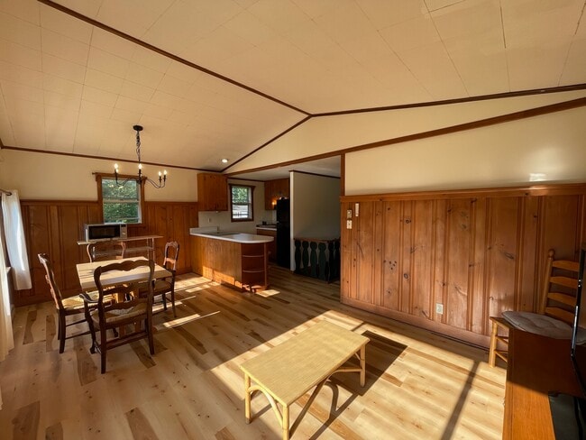 Building Photo - 13 Winhall Hollow Rd