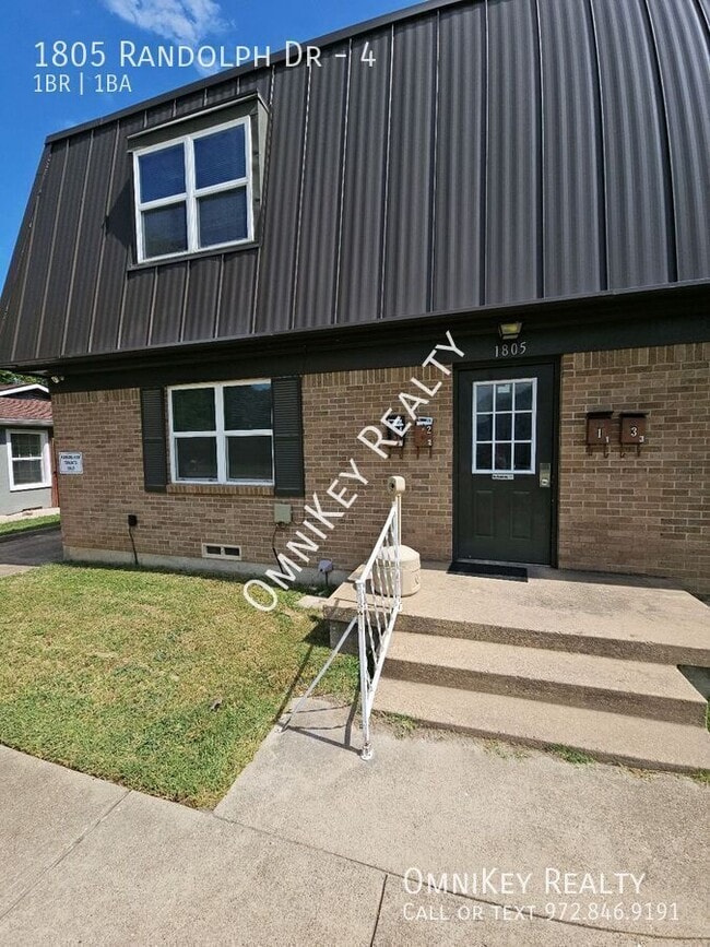 Building Photo - 1805 Randolph Dr