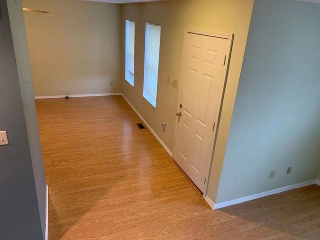 Building Photo - 2249 S Sweetbriar Ct