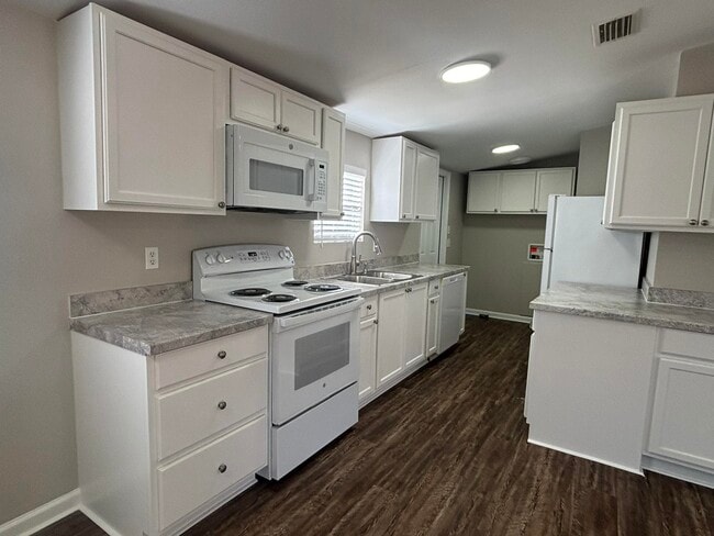 Building Photo - 1895 Wild Cherry Dr