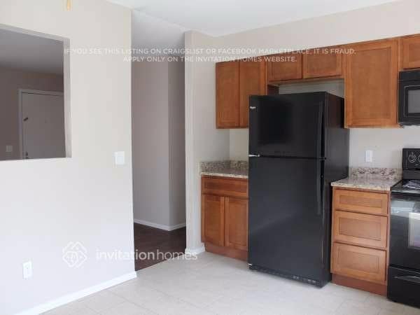 Building Photo - 2575 S Lewiston St