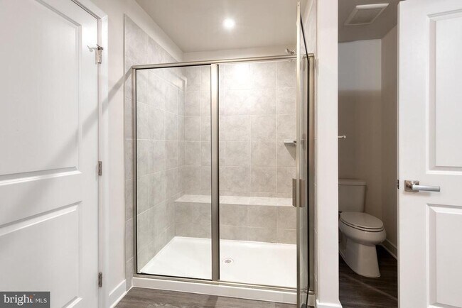 Building Photo - 228 S Newkirk St