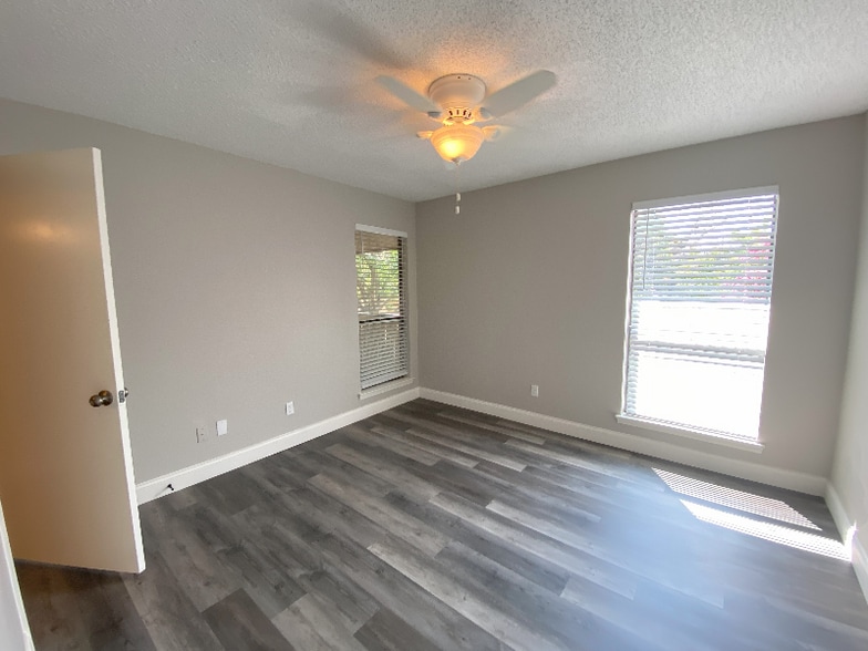 Building Photo - 1310 Harwell Dr